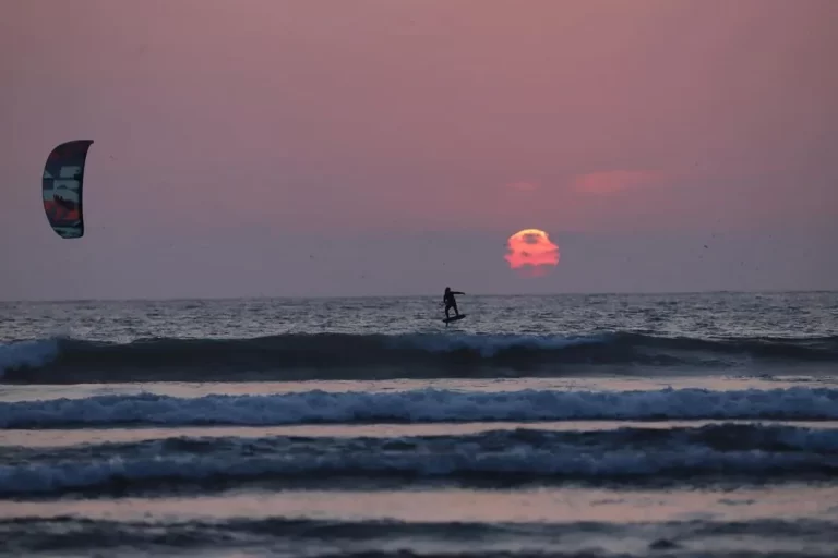 Kitesurfing in Essaouira: Schools, Spots & Best Season