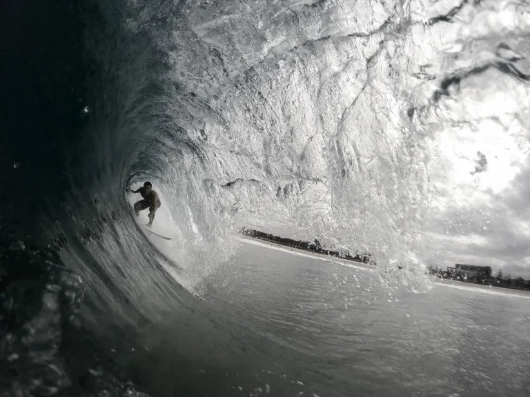 Où surfer en France : guide région par région